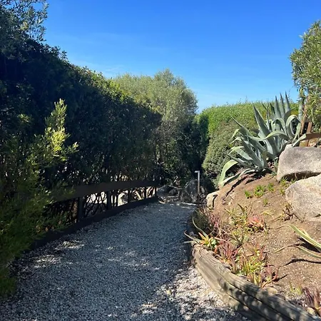 Capriona Nyaraló *